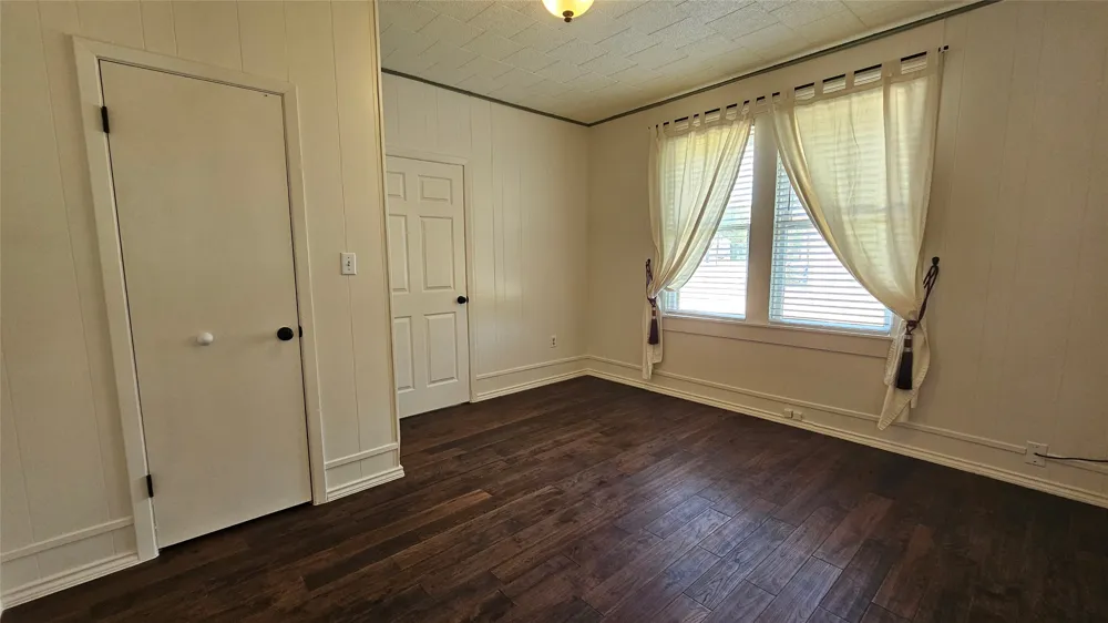 205 S Granger Street Granger, TX 76530