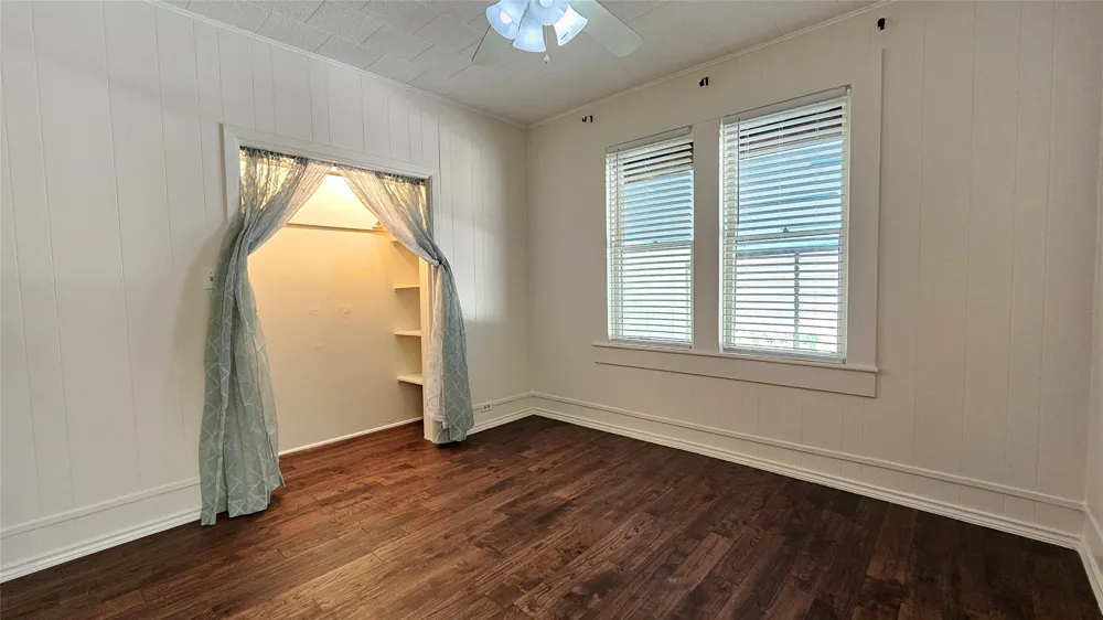 205 S Granger Street Granger, TX 76530