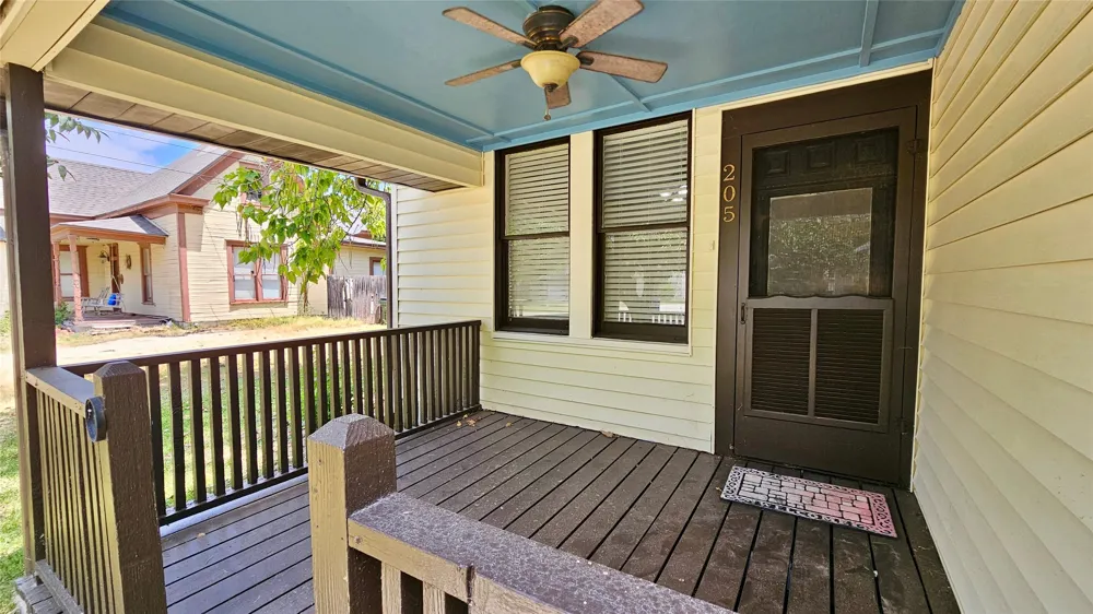 205 S Granger Street Granger, TX 76530