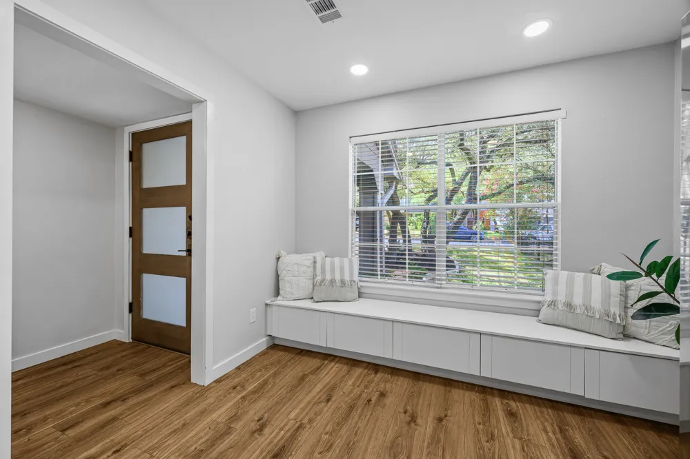 7819 Palacios Drive Austin, TX 78749