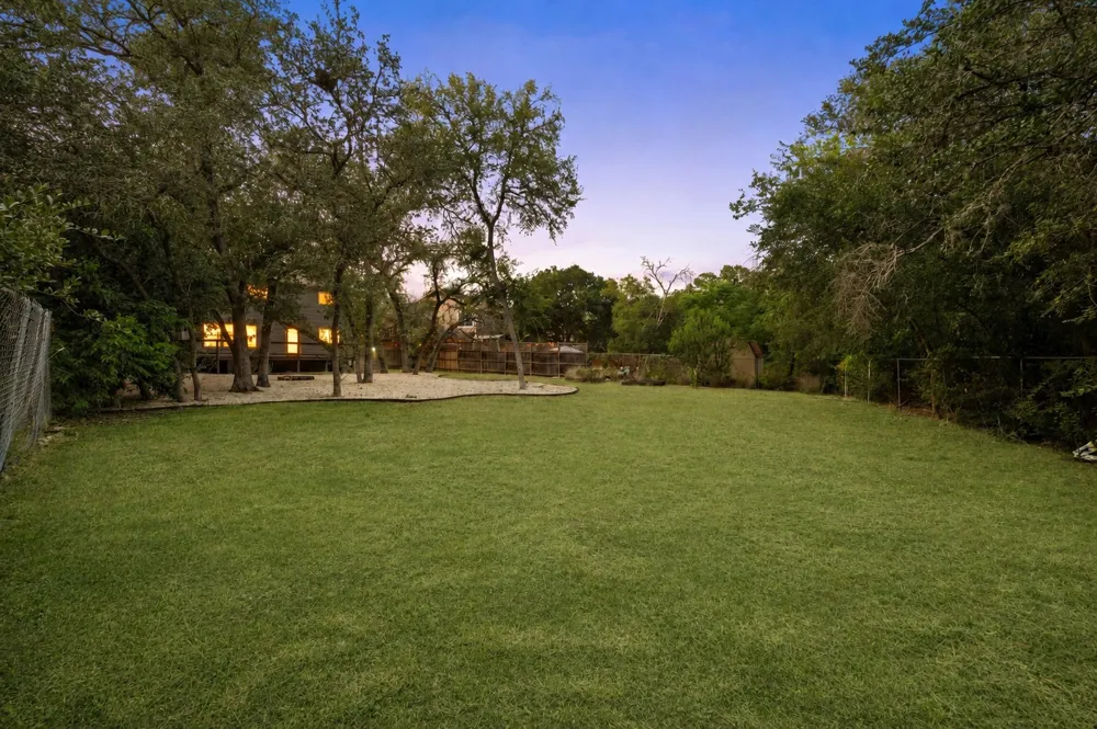7819 Palacios Drive Austin, TX 78749