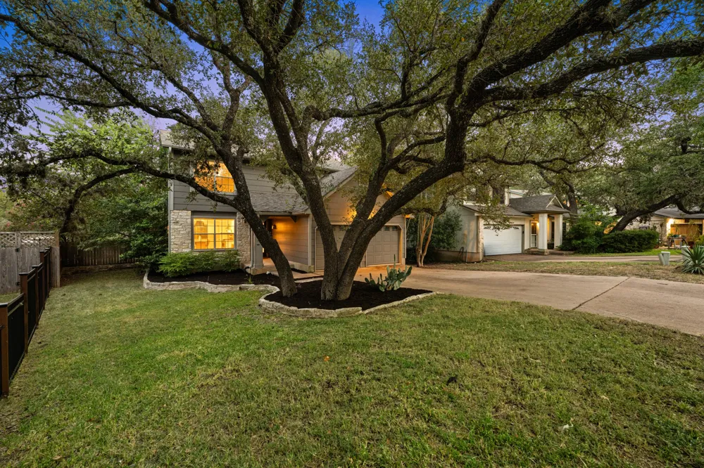 7819 Palacios Drive Austin, TX 78749