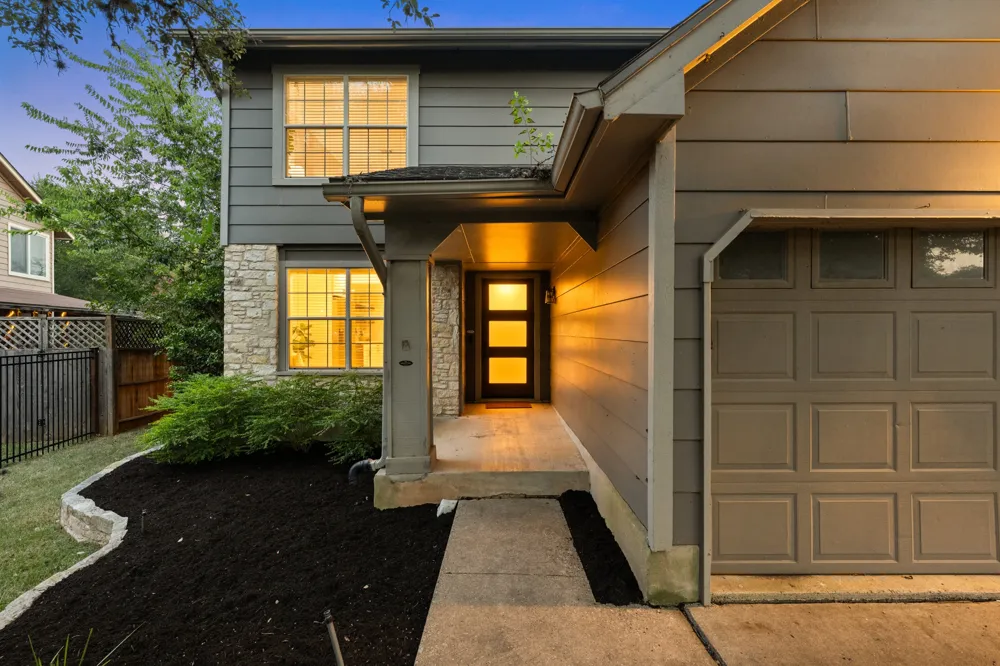 7819 Palacios Drive Austin, TX 78749