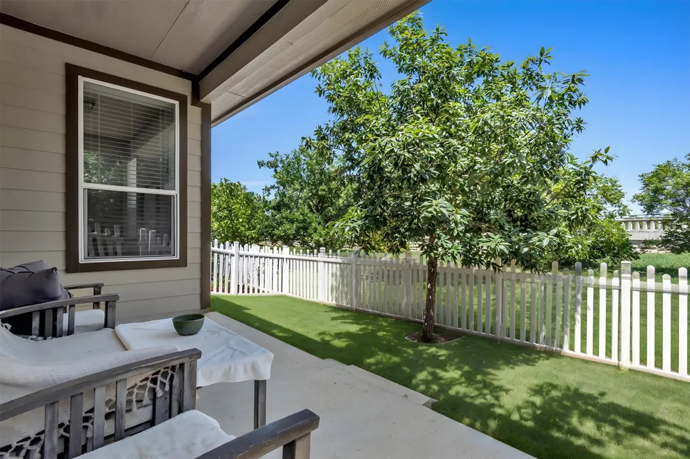 711 Rolling Oak Drive #123 Round Rock, TX 78664