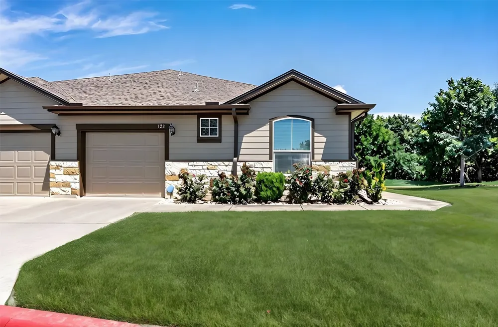 711 Rolling Oak Drive #123 Round Rock, TX 78664