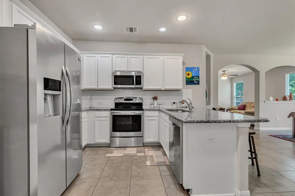 711 Rolling Oak Drive #123 Round Rock, TX 78664