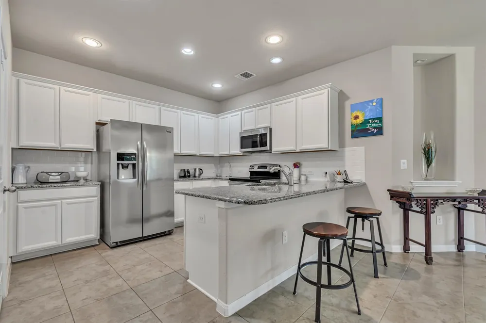 711 Rolling Oak Drive #123 Round Rock, TX 78664