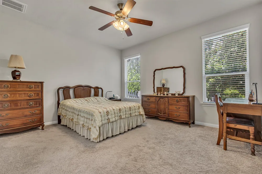 711 Rolling Oak Drive #123 Round Rock, TX 78664