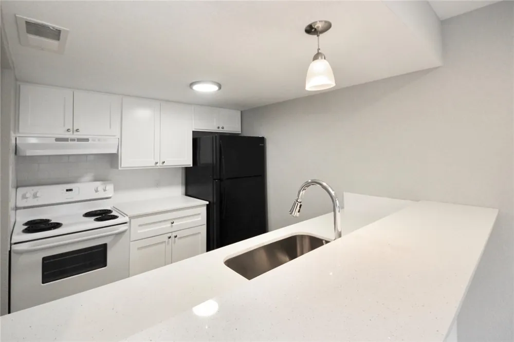 1600 West Avenue #24 Austin, TX 78701
