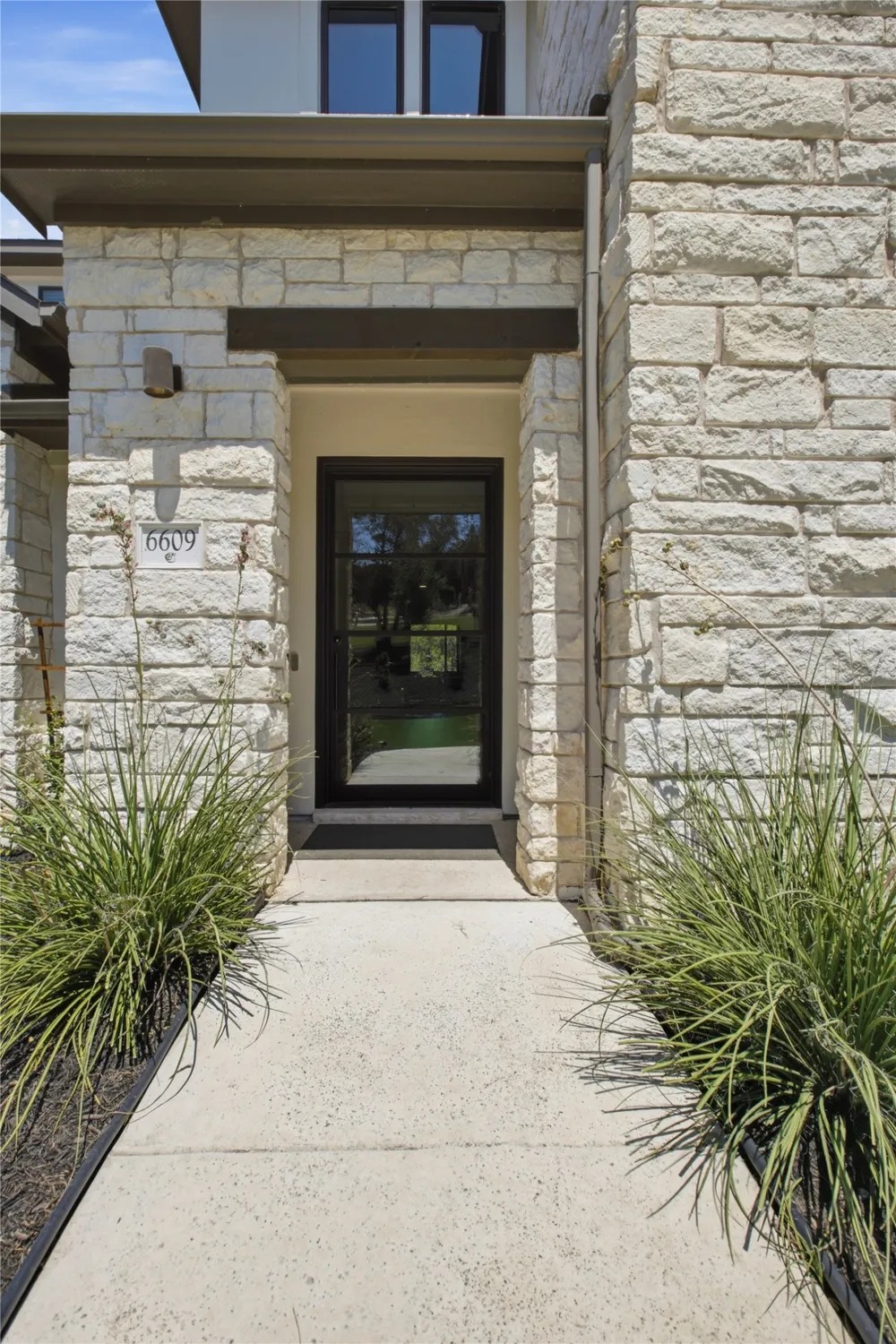 6609 Rocky Grotto Cove Jonestown, TX 78645