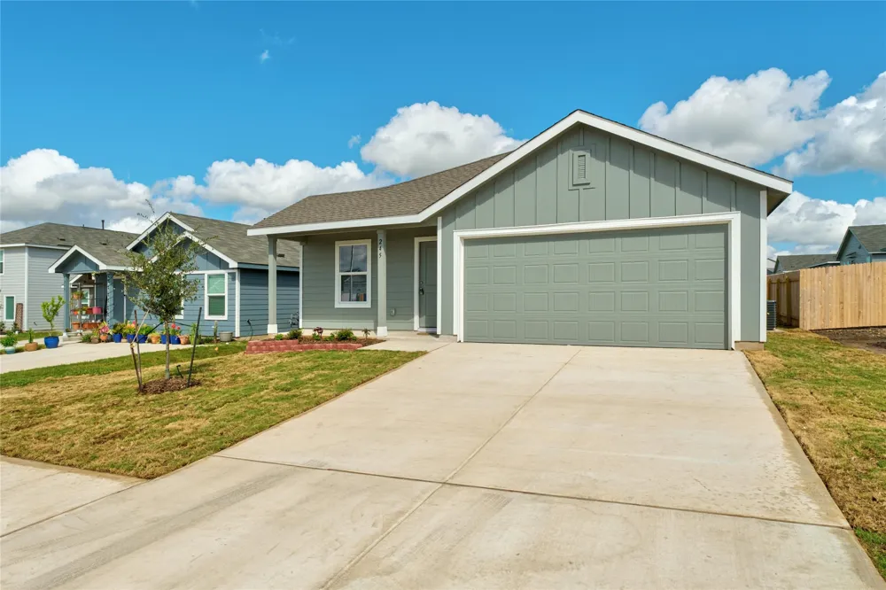 245 Pink Footed Pass Uhland, TX 78640