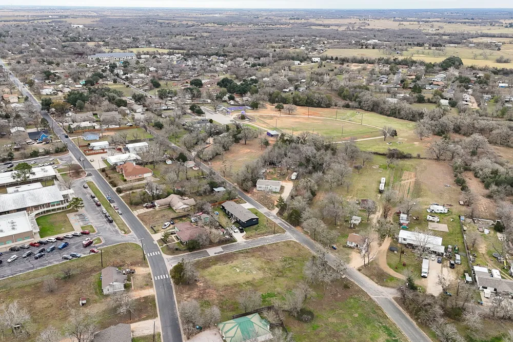 601 M L K BOULEVARD Elgin, TX 78621