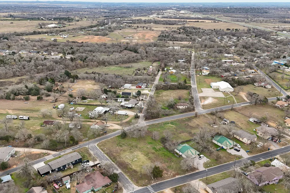 601 M L K BOULEVARD Elgin, TX 78621