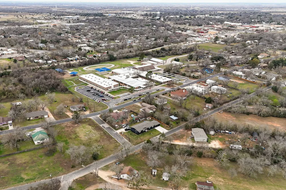 601 M L K BOULEVARD Elgin, TX 78621
