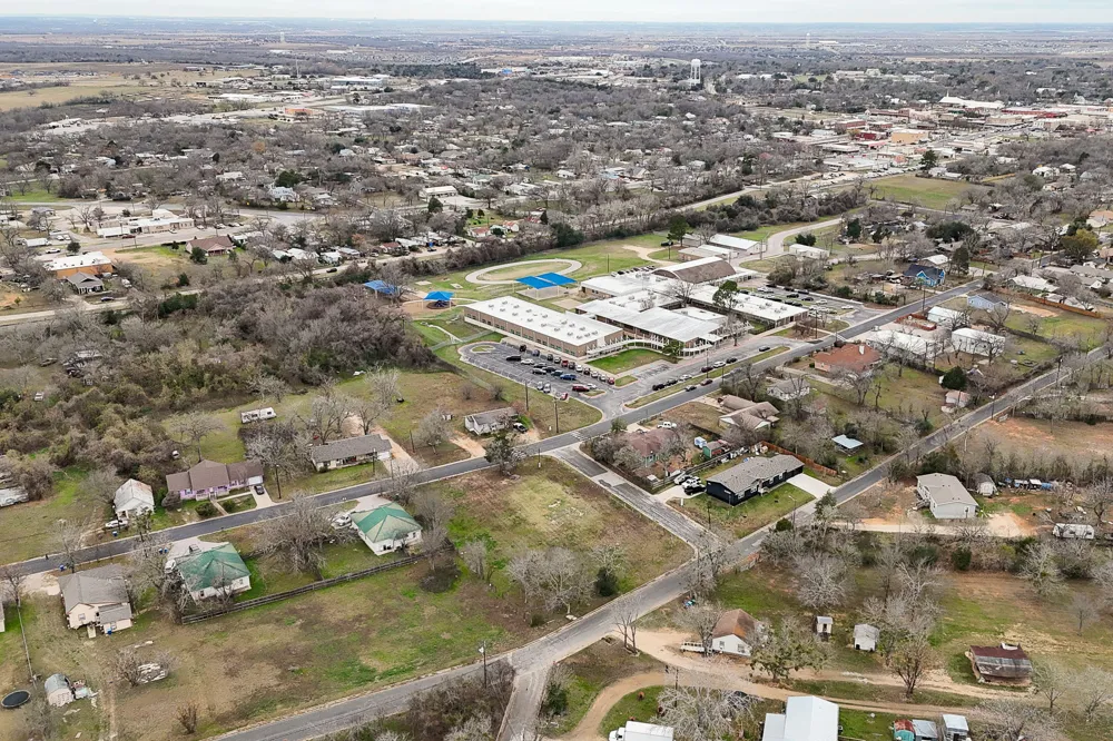 601 M L K BOULEVARD Elgin, TX 78621