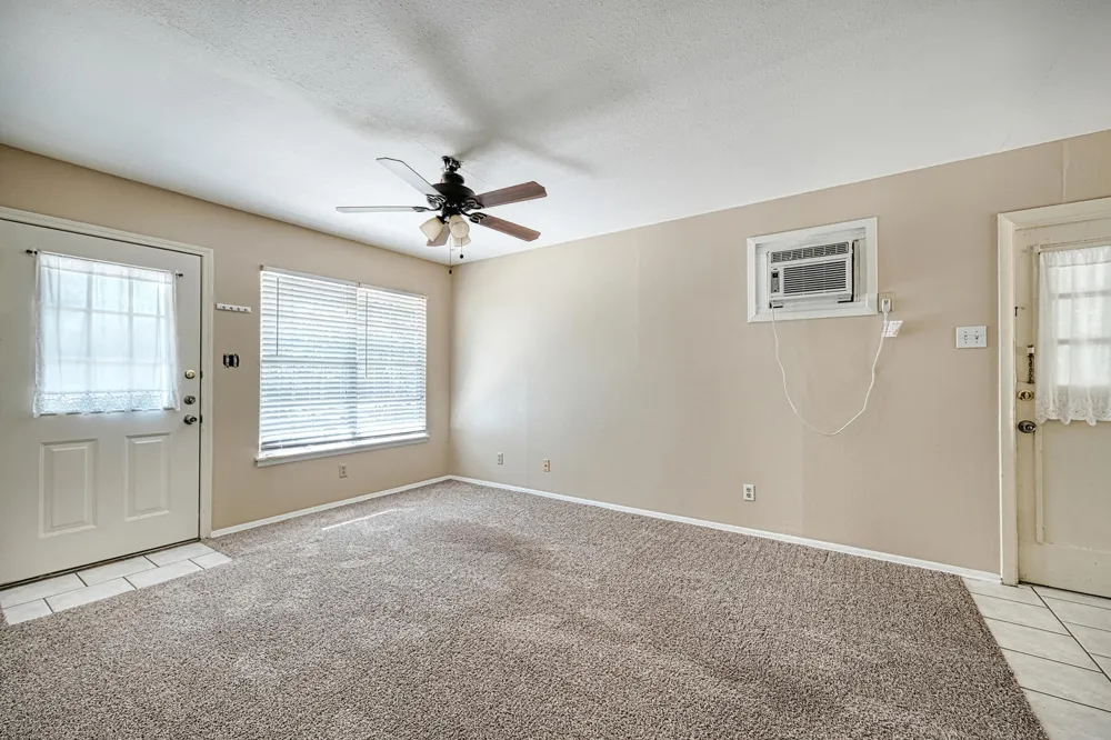4906 Gladeview Drives Austin, TX 78745