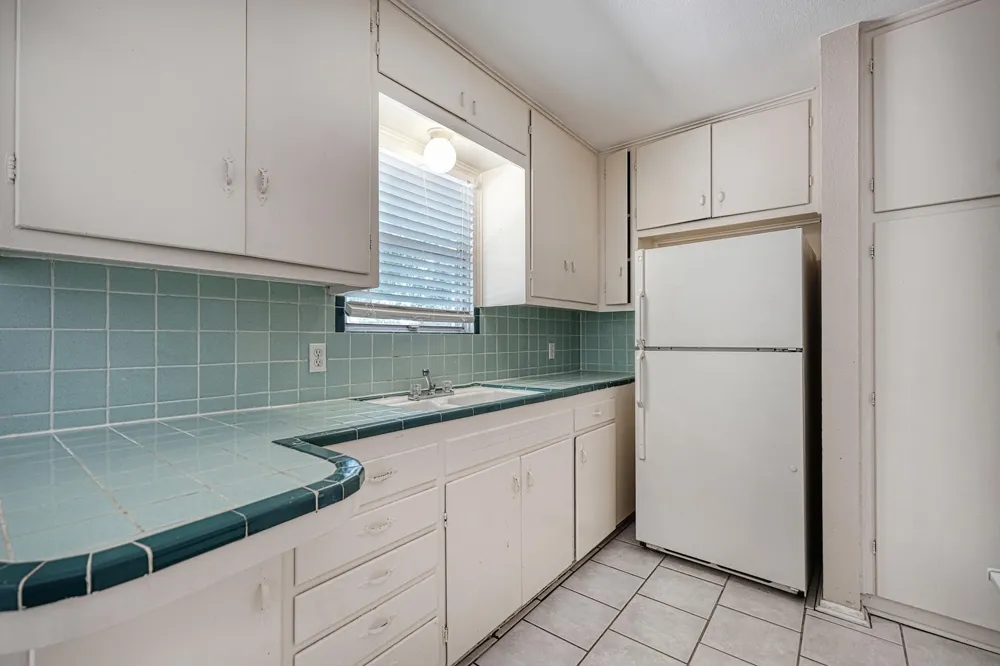 4906 Gladeview Drives Austin, TX 78745