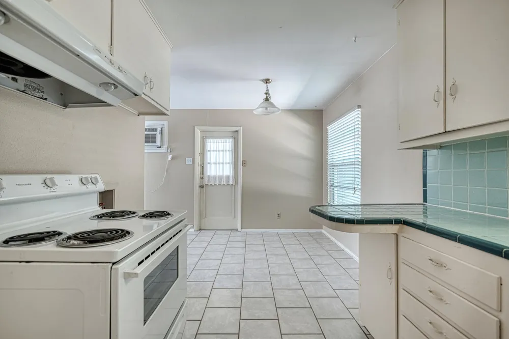 4906 Gladeview Drives Austin, TX 78745