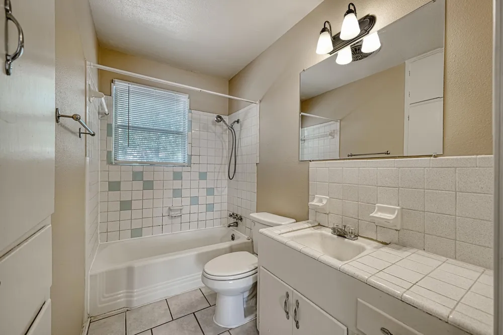 4906 Gladeview Drives Austin, TX 78745