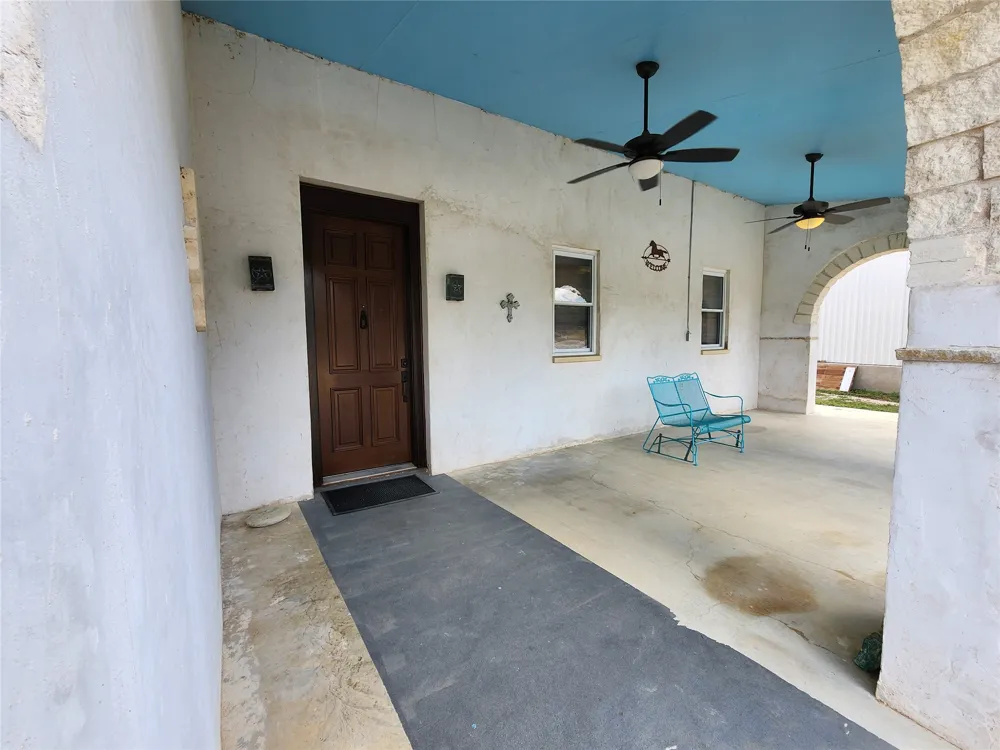 500 Spring Creek Road Florence, TX 76527