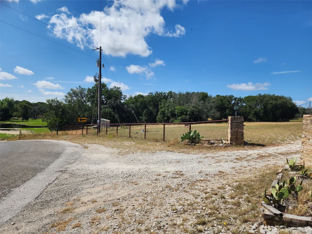 500 Spring Creek Road Florence, TX 76527