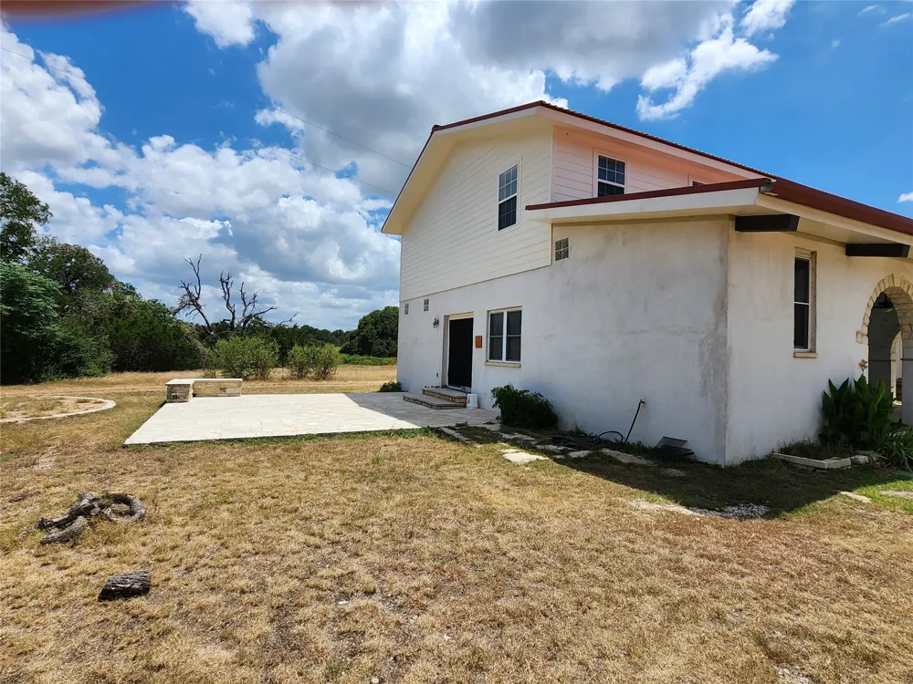 500 Spring Creek Road Florence, TX 76527