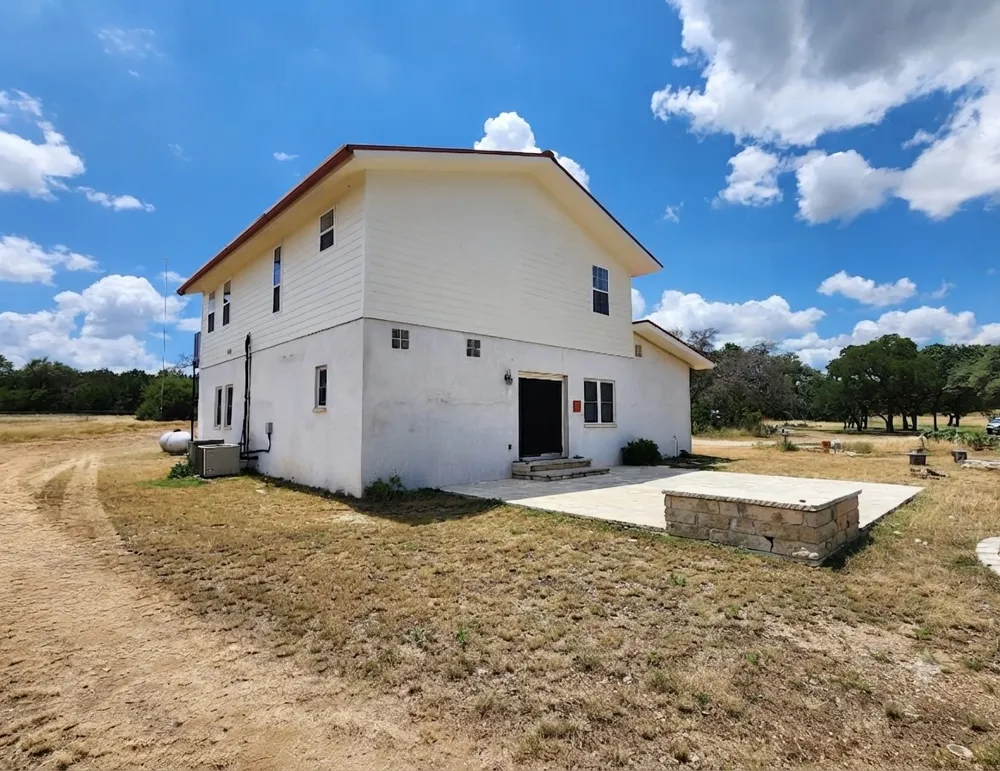 500 Spring Creek Road Florence, TX 76527