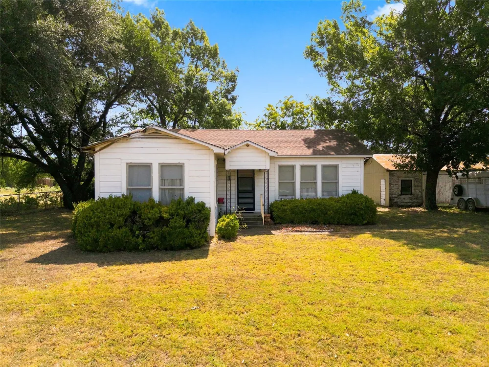206 County Road 287 Marlin, TX 76661