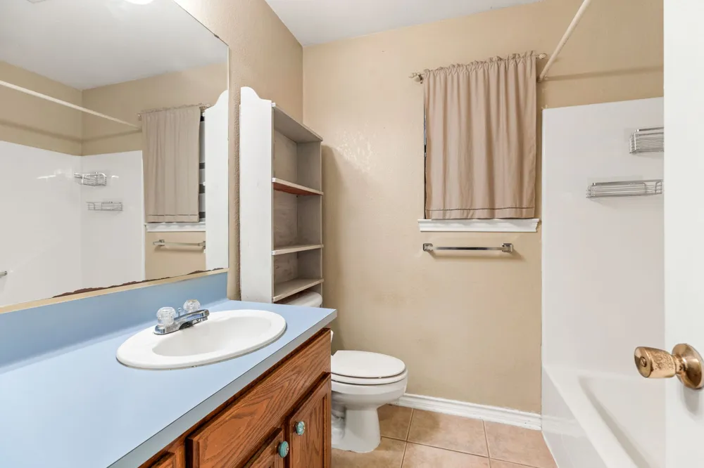 1502 Oak Knoll Lane Lockhart, TX 78644