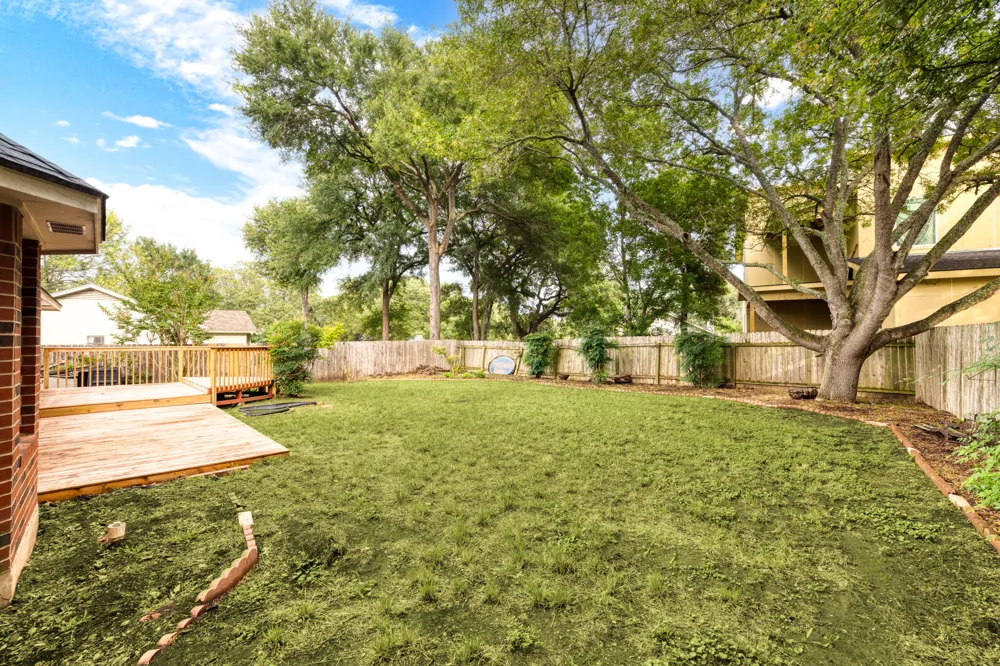1502 Oak Knoll Lane Lockhart, TX 78644