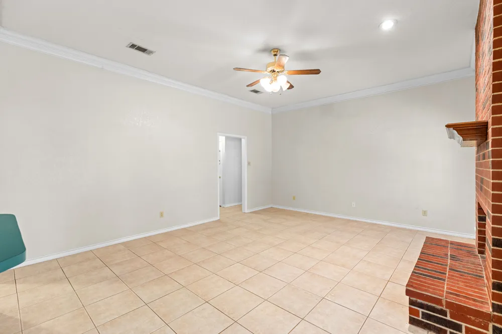 1502 Oak Knoll Lane Lockhart, TX 78644