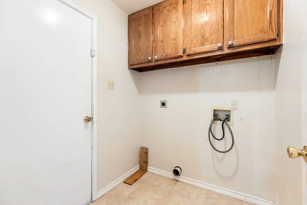 1502 Oak Knoll Lane Lockhart, TX 78644