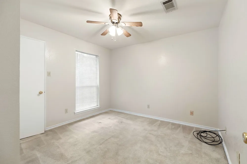 1502 Oak Knoll Lane Lockhart, TX 78644