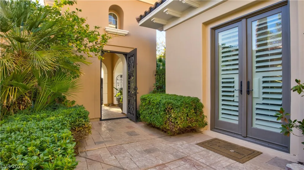 12070 Whitehills Street Las Vegas, NV 89141