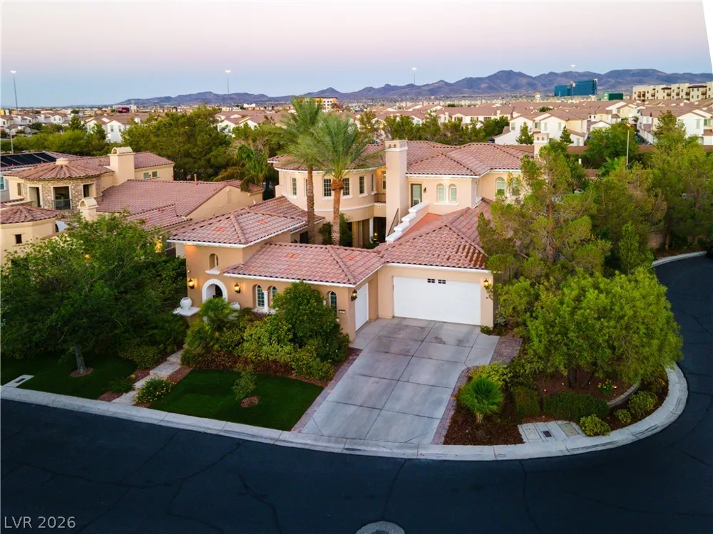 12070 Whitehills Street Las Vegas, NV 89141