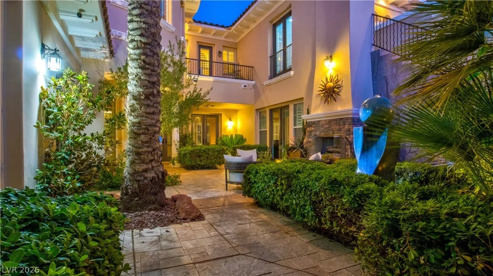 12070 Whitehills Street Las Vegas, NV 89141