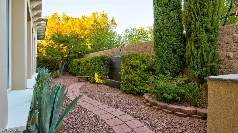 12070 Whitehills Street Las Vegas, NV 89141