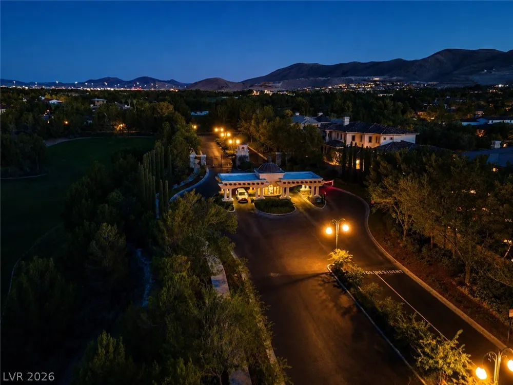 12070 Whitehills Street Las Vegas, NV 89141