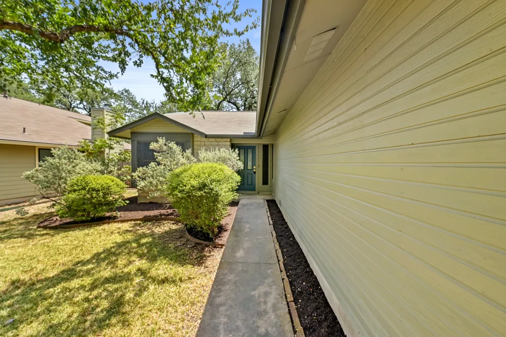 7403 Dallas Drive Austin, TX 78729