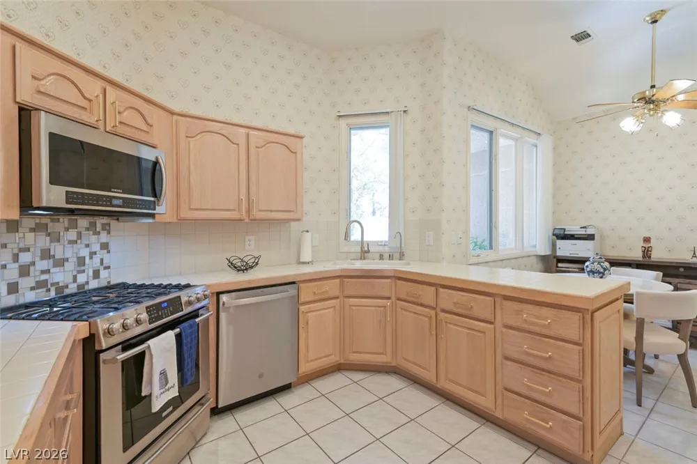 8275 Round Hills Circle Las Vegas, NV 89113