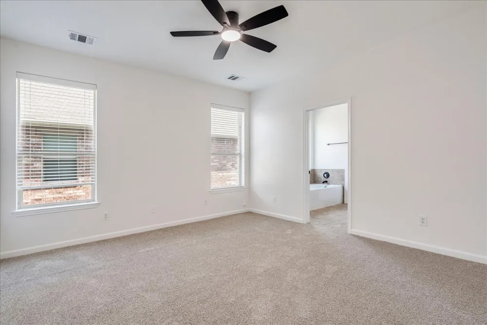 484 Travertine Trail Buda, TX 78610