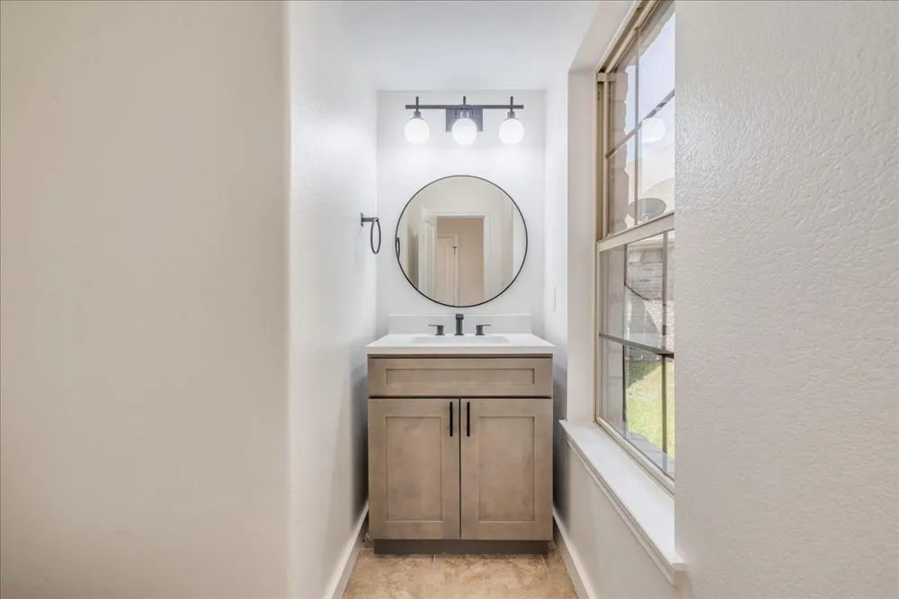 484 Travertine Trail Buda, TX 78610