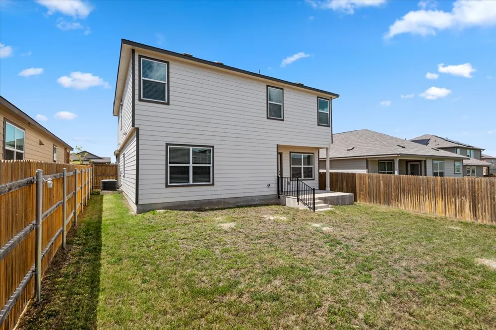 448 Perfect World Loop Jarrell, TX 76537
