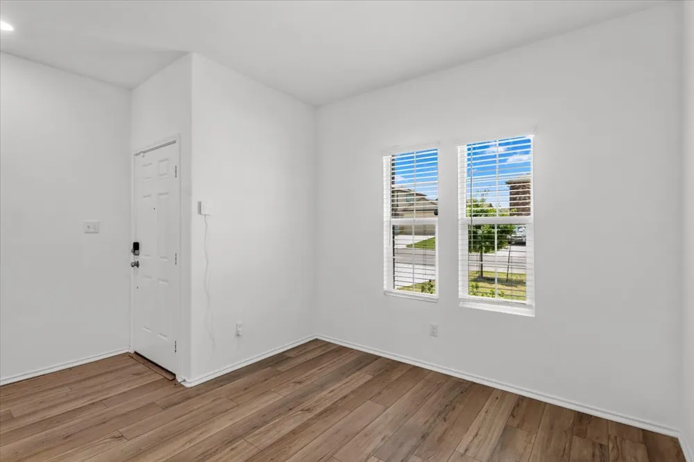 448 Perfect World Loop Jarrell, TX 76537