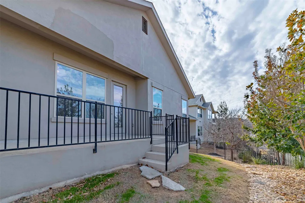 206 Cartwheel Bend #138 Austin, TX 78738