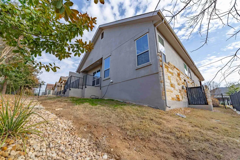 206 Cartwheel Bend #138 Austin, TX 78738