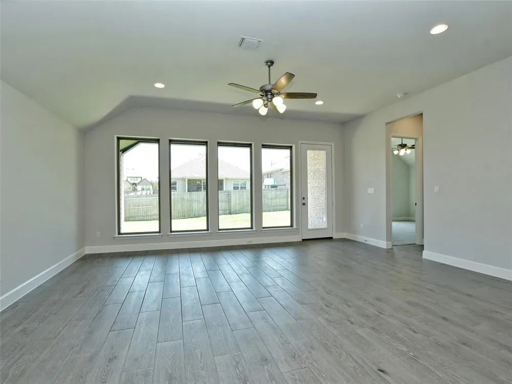 612 JEFFERSON DRIVE Kyle, TX 78640