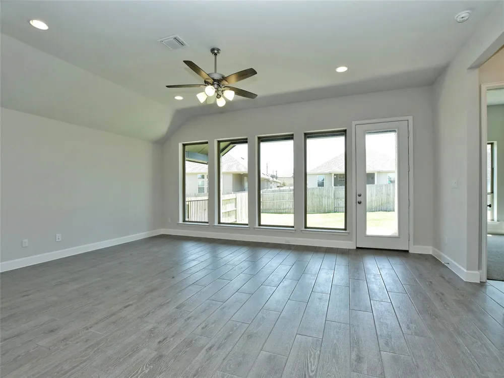 612 JEFFERSON DRIVE Kyle, TX 78640