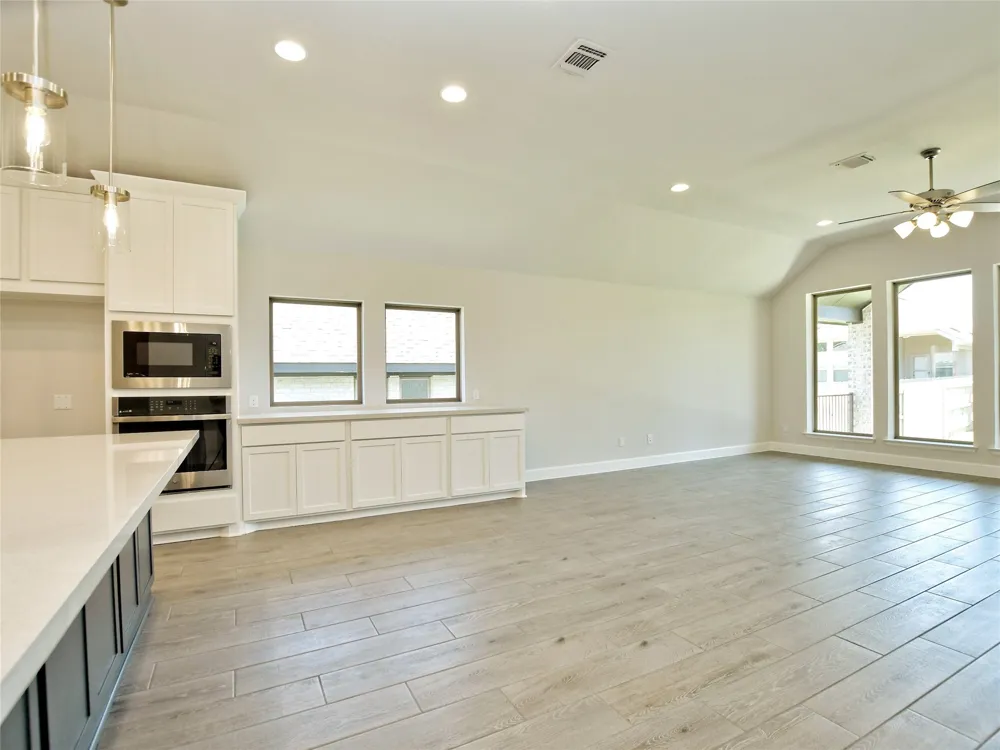 612 JEFFERSON DRIVE Kyle, TX 78640