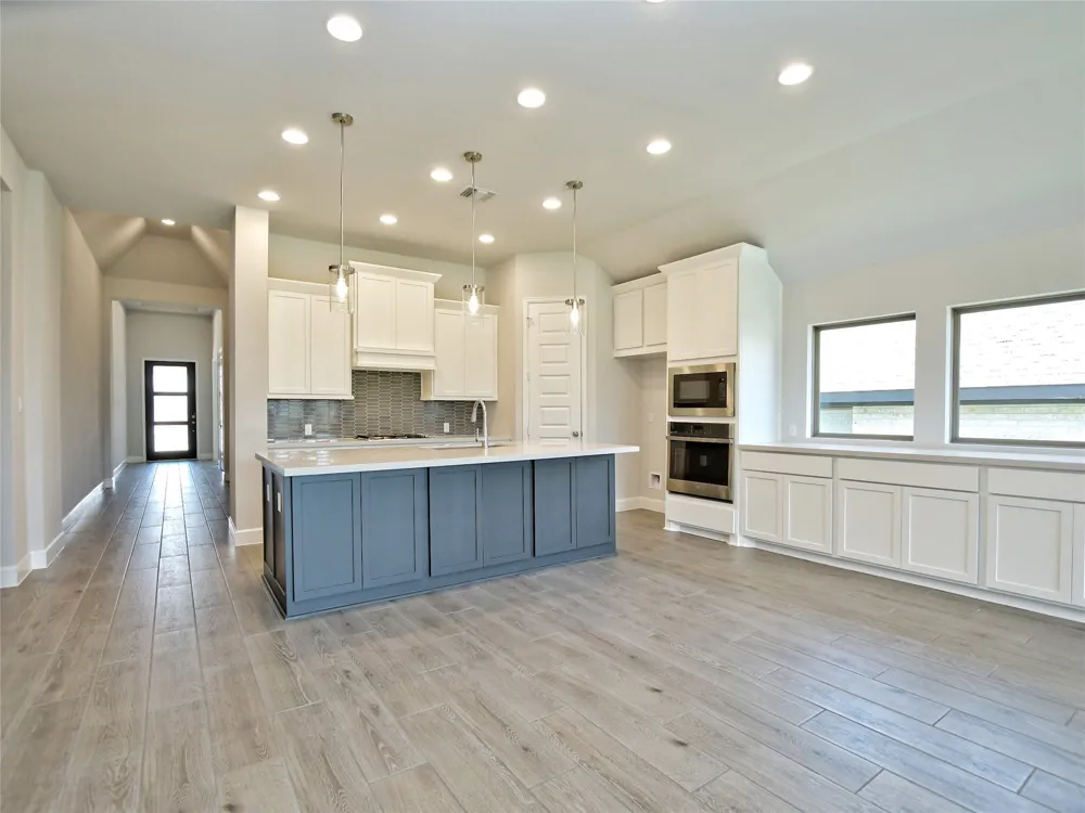 612 JEFFERSON DRIVE Kyle, TX 78640